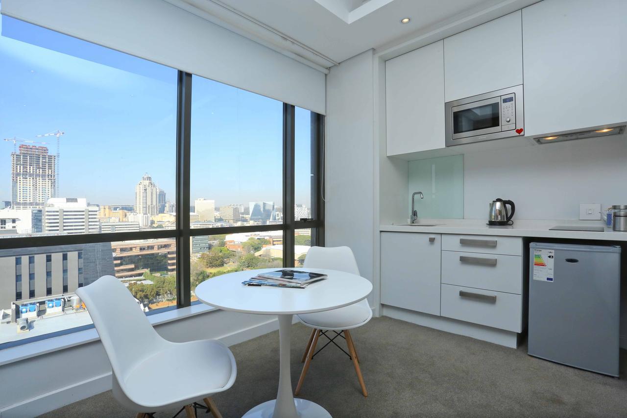 Sandton Skye Apartments מראה חיצוני תמונה